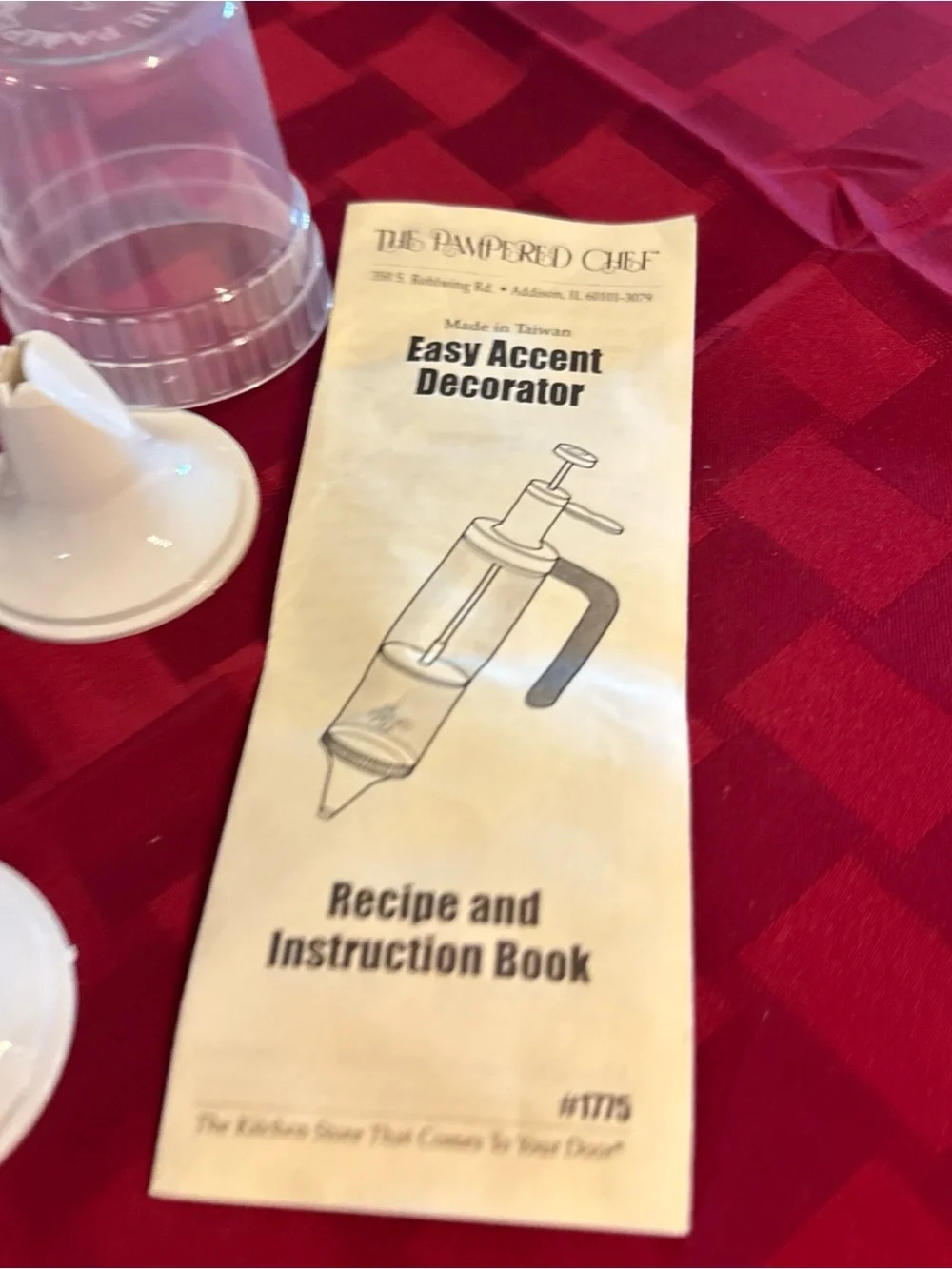 Pampered chef easy accent decorator